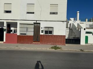 Appartement à Bonanza-Avda de Huelva-Barrio Andalucia. Vivienda en planta baja  con entrada independiente en una zona m