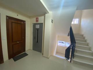 Appartement à Centro-Calzada-Cabo Noval. Amplia vivienda cerca de la playa y   la estación de autobuses!!