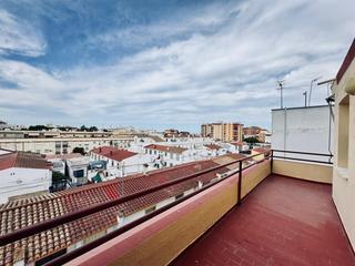 Pis a Centro-Calzada-Cabo Noval. Amplio piso en el centro  posibilidad de dos viviendas  ascensor