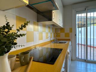 Appartement à V Centenario-Piletas-Capuchinos. Piso con gran patio en el barrio alto