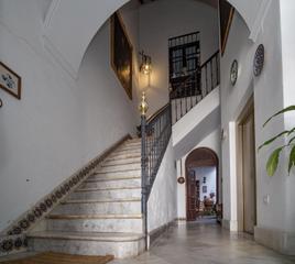 Haus in Centro-Calzada-Cabo Noval. Maravillosa casa señorial con solera en el centro de sanlucar