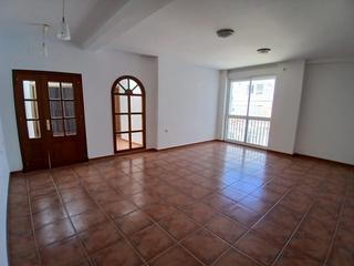 Location Appartement à Centro-Calzada-Cabo Noval. Alquiler anual sin amueblar