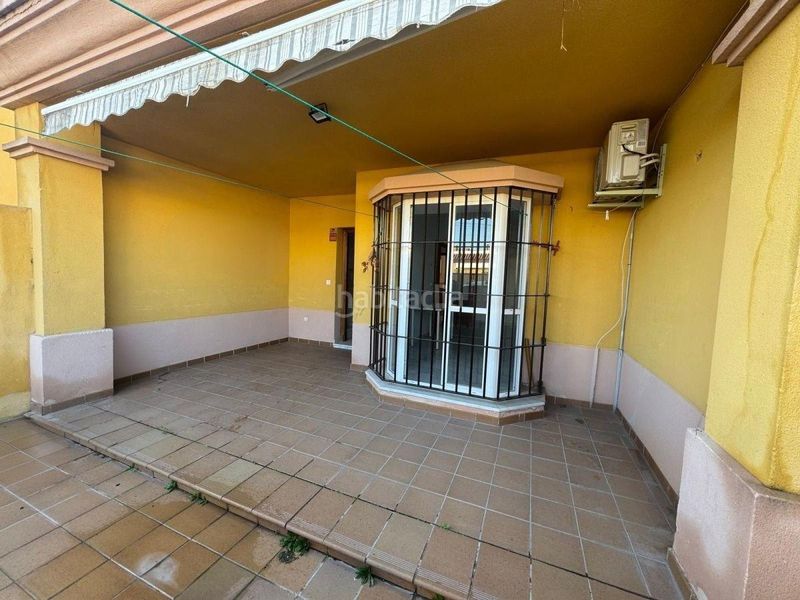 Foto 3b6b7408-03c0-405a-b48d-f1bf31270155. Casa adossada amb aparcament a Ctra Jerez-Ctra del Puerto Sanlúcar de Barrameda
