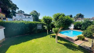 Xalet a Bonanza-Avda de Huelva-Barrio Andalucia. Magnífico chalet independiente