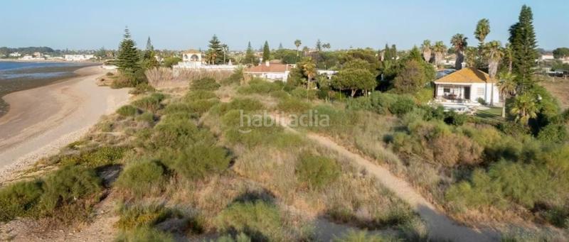 Foto 87818fa3-e5da-40f6-928c-f55428cd9b86. Chalet  en primera linea de playa con acceso directo en Chipiona