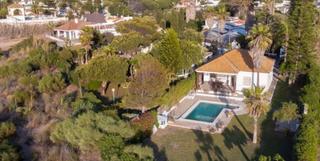 Xalet a Chipiona Norte. Chalet en primera linea de playa con acceso directo