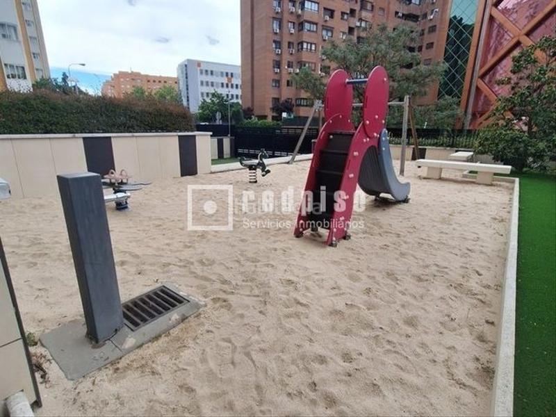 Foto 6655bb99-1b08-4860-987a-4e83f91b89e6. Duplex avec chauffage piscine dans Costillares Madrid