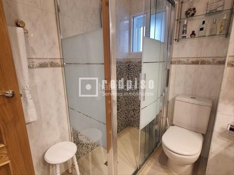 Foto bb9c71b0-9677-4bf3-b751-f9e9d4d0ee37. Piso en Apóstol Santiago Madrid