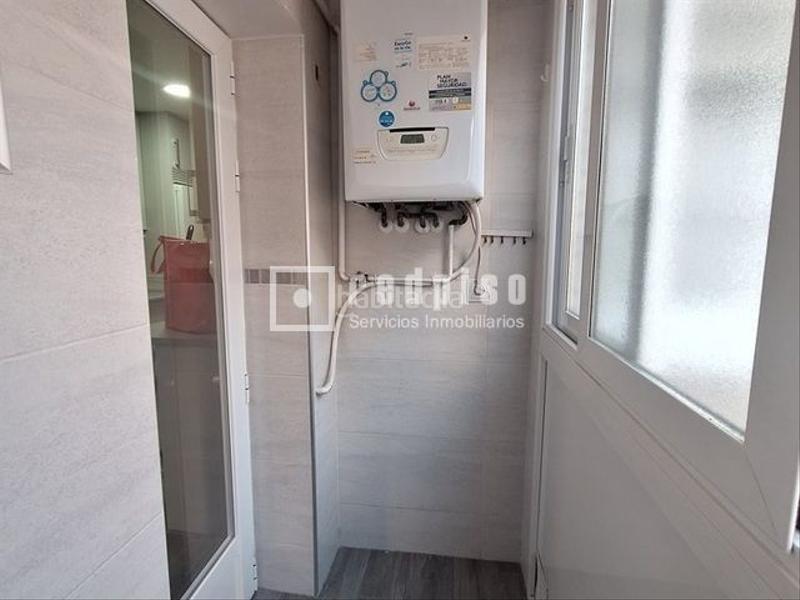 Foto f8ce9f40-f305-4e98-b40e-14de23d1bfaf. Piso en Apóstol Santiago Madrid