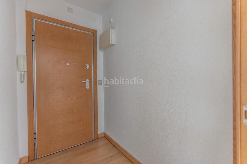 Foto a1adf624-b6fa-4dd9-94e3-f4f35dcb9239. Piso en Villaverde Alto Madrid