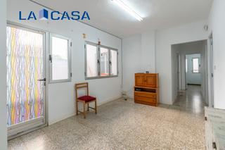 Etagenwohnung in Calle de Tomás Bretón