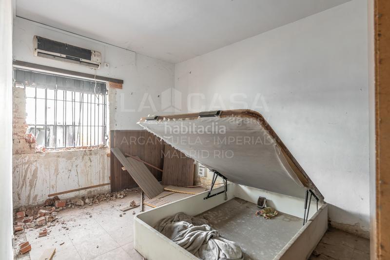 Foto f20cd430-d8f4-4cb0-9778-16a947f7d125. Terrain résidentiel dans Villaverde Alto Madrid