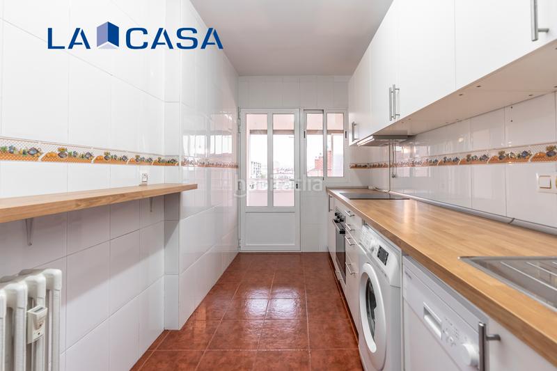 Foto 1cdf2823-4de6-4d59-8999-5b8526865af1. Flat with heating in Chopera Madrid