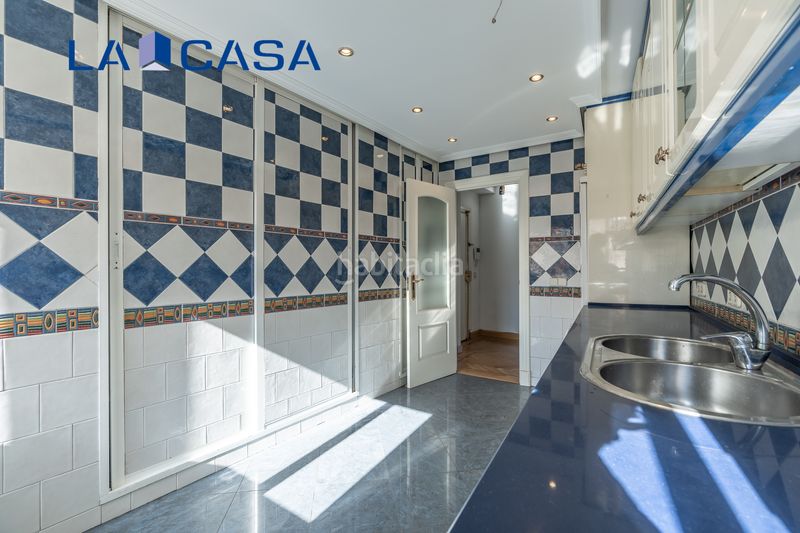 Foto 5840d211-cdca-44bd-9209-75a48cb34efb. Piso en Chopera Madrid