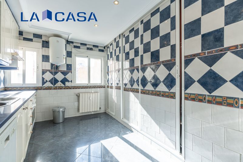 Foto 8d0b4594-b5a9-4b81-9086-6489c9cbf3d6. Piso en Chopera Madrid