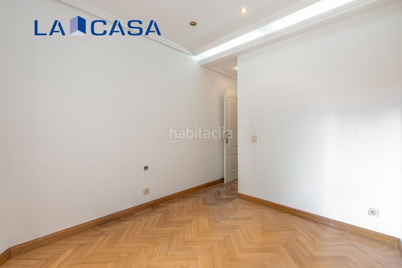 Foto 98ce2f1f-6d00-4434-983a-bdbaa0585f00. Piso en Chopera Madrid