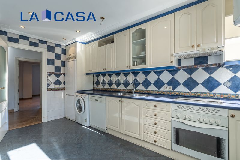 Foto cd97a8f8-7635-42a0-8c96-0f3798f99d1f. Piso en Chopera Madrid