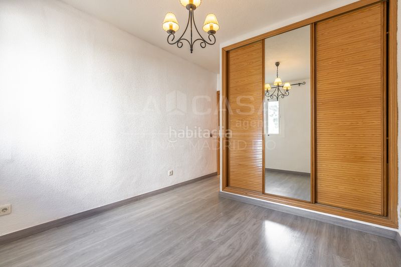 Foto 7c8db55c-e5bd-40d6-b273-a995fade7736. Pis amb calefacció a Lucero Madrid