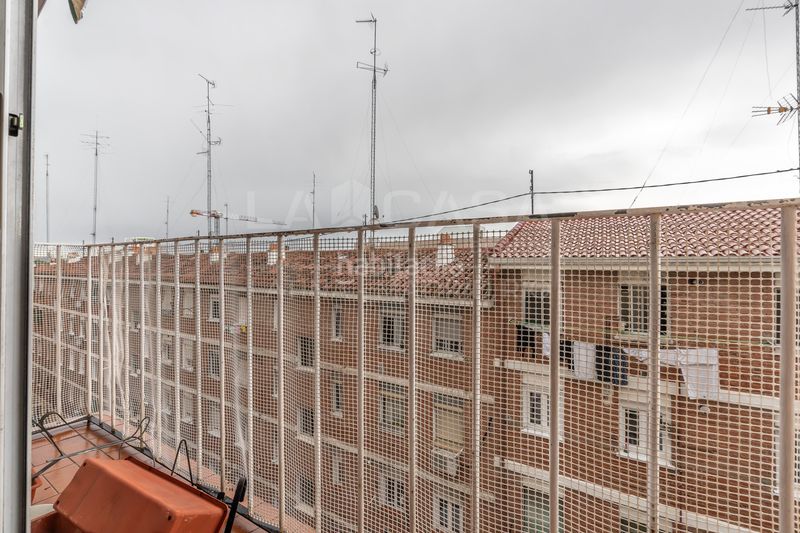 Foto cd3720ba-c826-4290-b676-a9431ad0150e. Piso en Puerta del Ángel Madrid