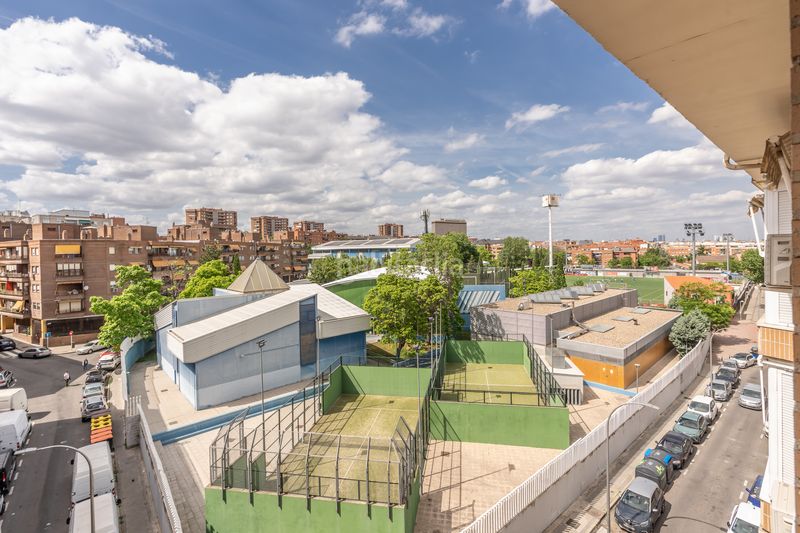 Foto fe6ea6b3-29d9-470c-9361-5ed713d6ddfb. Piso en Vista Alegre Madrid