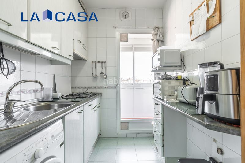 Foto fb50d2ab-e1c3-4753-acc0-55e1385d6893. Piso en Palos de Moguer Madrid