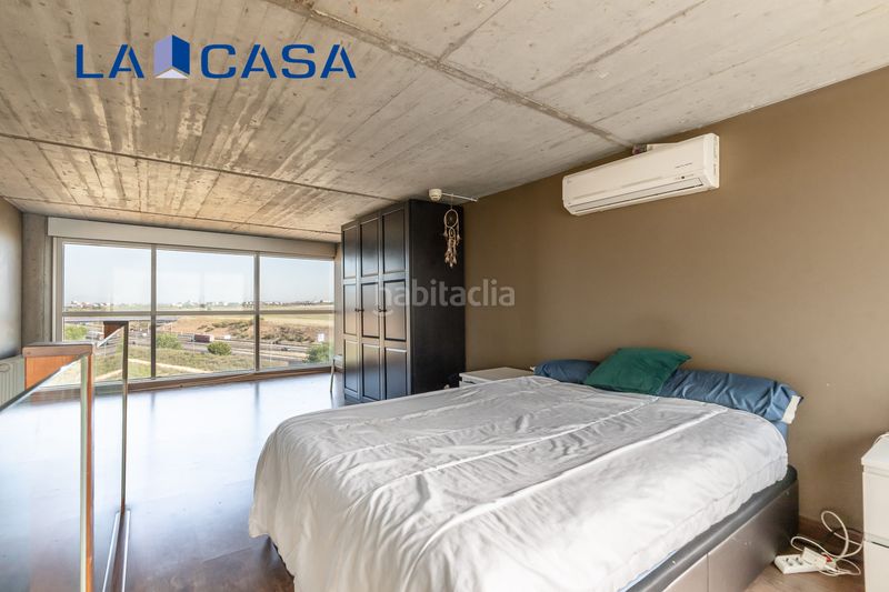 Foto f281548a-71bf-4feb-b962-f2db597c8f80. Dúplex a Valdepelayo-Montepinos-Arroyo Culebro Leganés