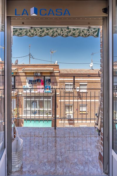 Foto d13f7258-7894-44f2-85a1-32b02f5eedde. Piso en Pradolongo Madrid