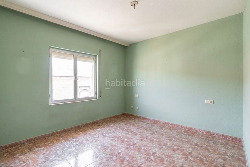 Foto df47e630-a602-42b8-bc92-6b924a286667. Piso en Pradolongo Madrid