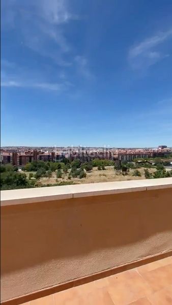 Foto 6ac23180-43d1-40d8-a803-64fd0578eba3. Àtic amb calefacció aparcament piscina a Delicias Madrid