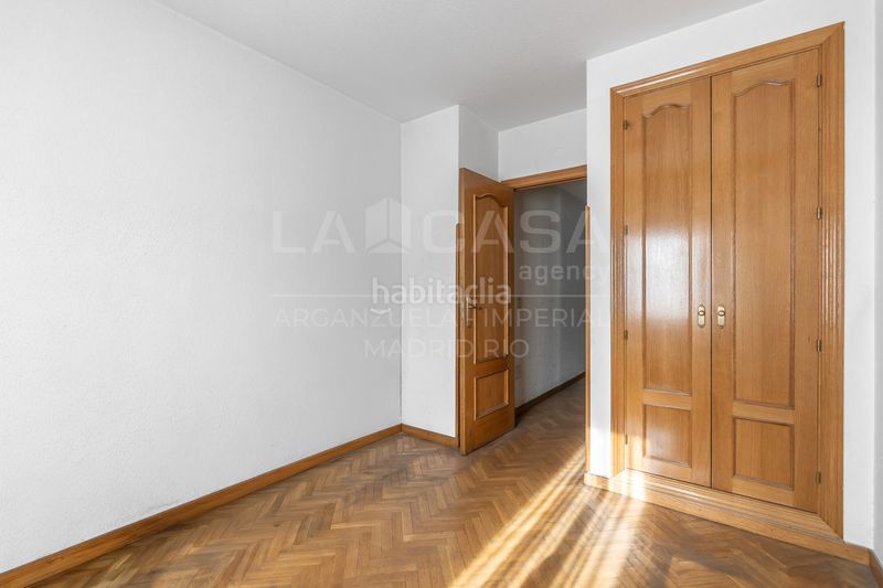 Foto 410dbfe2-0f6e-46a2-859e-078dac246f41. Flat with heating parking in Imperial Madrid
