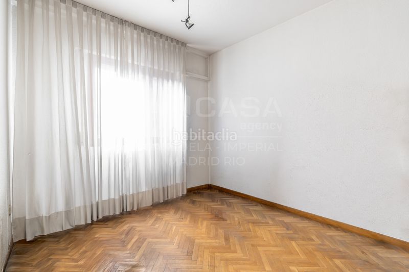 Foto 5a3e17cd-769e-4d0f-a49b-291077a8c63b. Flat with heating parking in Imperial Madrid