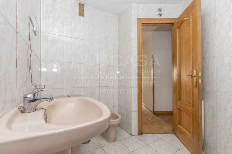 Foto 5fd2fdf3-6931-46c7-b183-a23604c9ac07. Flat with heating parking in Imperial Madrid