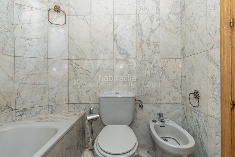 Foto 8df1e1bc-efb1-44b5-9823-7accb2018734. Flat with heating parking in Imperial Madrid