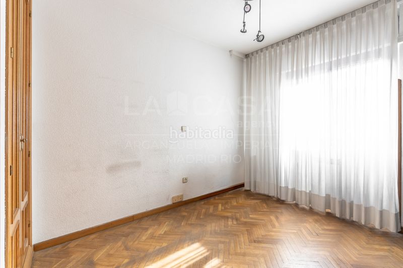 Foto e72e7a0e-ca4e-437b-a238-0488abb47b6a. Flat with heating parking in Imperial Madrid