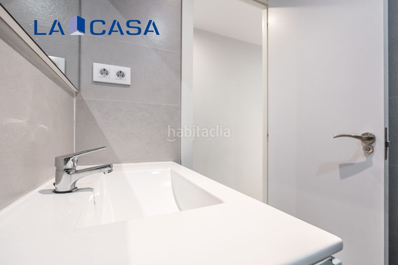 Foto fd5f70f0-0208-4331-98d2-d94a21537398. Piso en Palos de Moguer Madrid