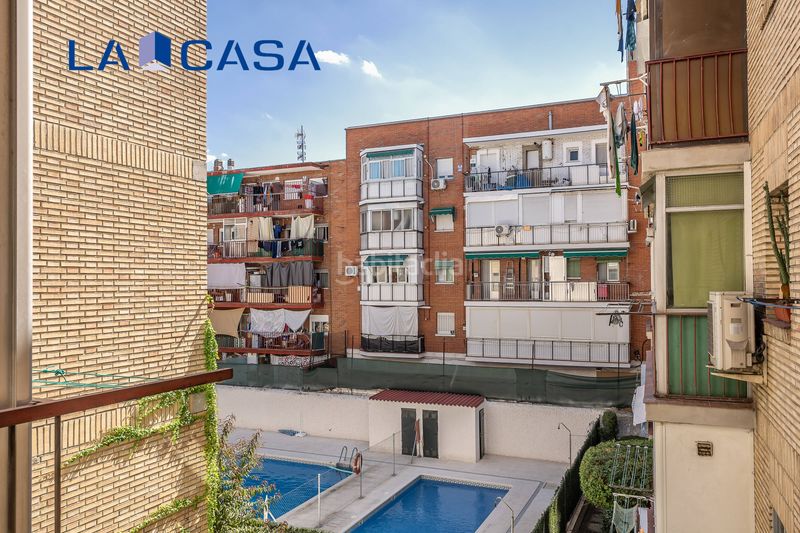 Foto b84a8848-9a1a-4dc7-83f0-3c5b0fc7eed5. Pis amb calefacció piscina a Buena Vista Madrid
