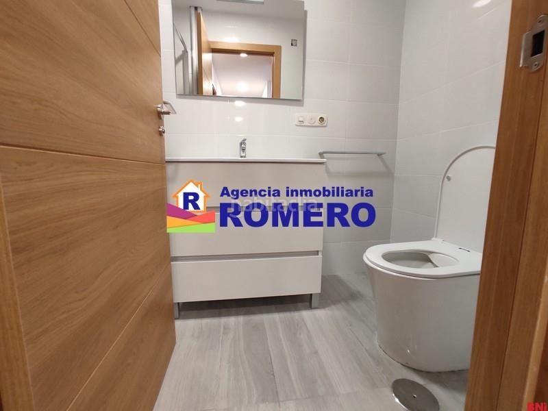 Foto f810d7fc-326c-4b37-9418-10710e624986. Appartamento in Ensanche - Sar Santiago de Compostela