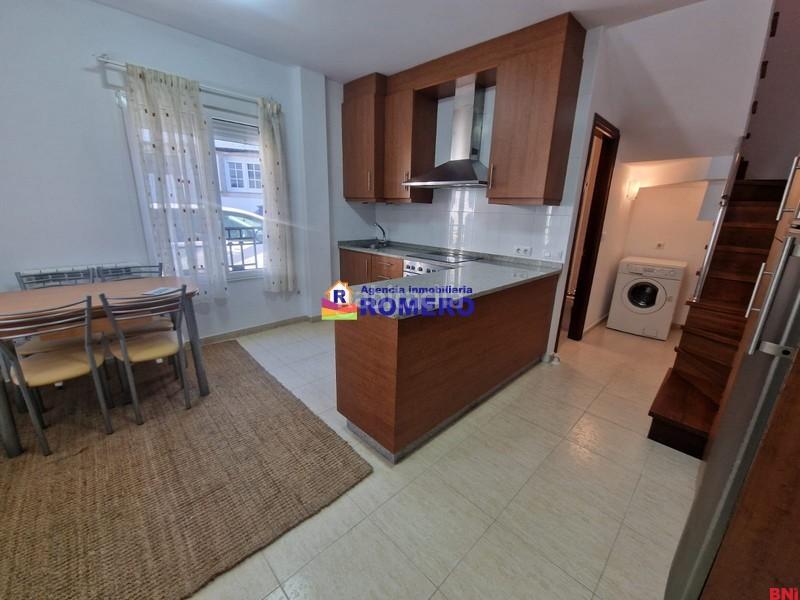 Foto 04c6a9a6-77dd-494b-89ad-dc644b18f35e. Casa aparellada a Campus Sur - Santa Marta Santiago de Compostela