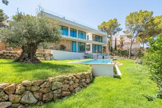 Xalet a Costa de la Calma. Villa tramuntana  exclusiva propiedad de lujo con vistas al mar