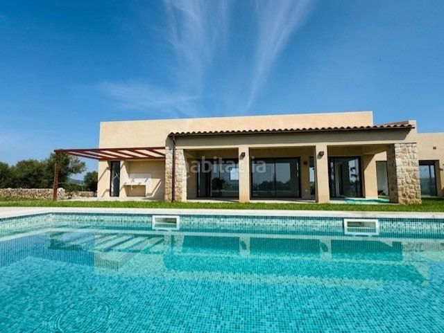 Foto b2771f42-39d3-4e80-8538-3b4b5bf4c016. Masia amb piscina a Petra