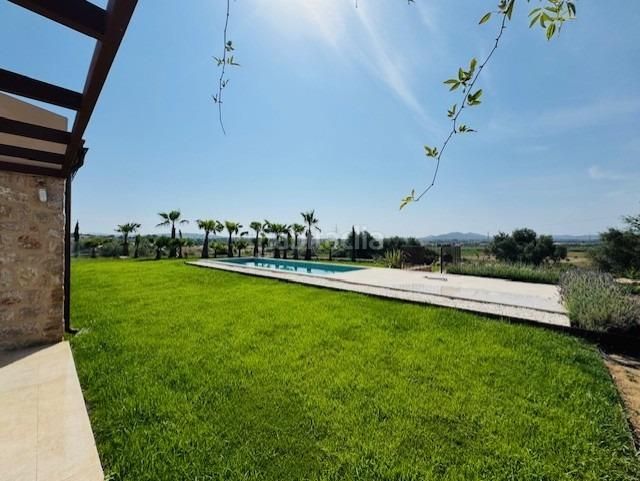 Foto bb7b7b27-4cd3-4007-8d54-0e9994c6dc79. Masia amb piscina a Petra