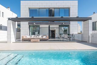 Xalet a Son Roca. Villa moderna de lujo con piscina, garaje para 5 coches  son pui