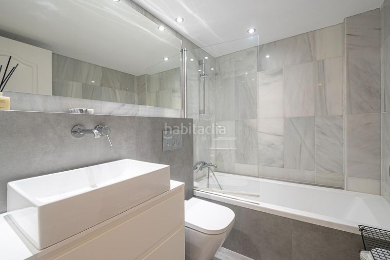 Foto 3526d70b-365d-4099-9204-e3635f8e18a3. Dúplex amb calefacció aparcament piscina a La Bonanova Palma de Mallorca