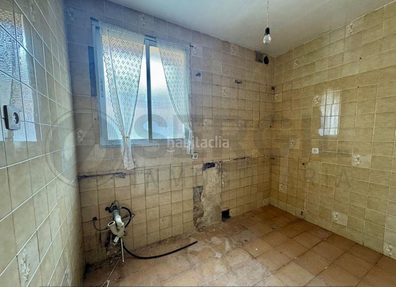 Foto 122cadf1-31c9-40de-80bd-f6fe6cfc09dd. Casa  independiente en venta en el barrio de la albuera en Segovia