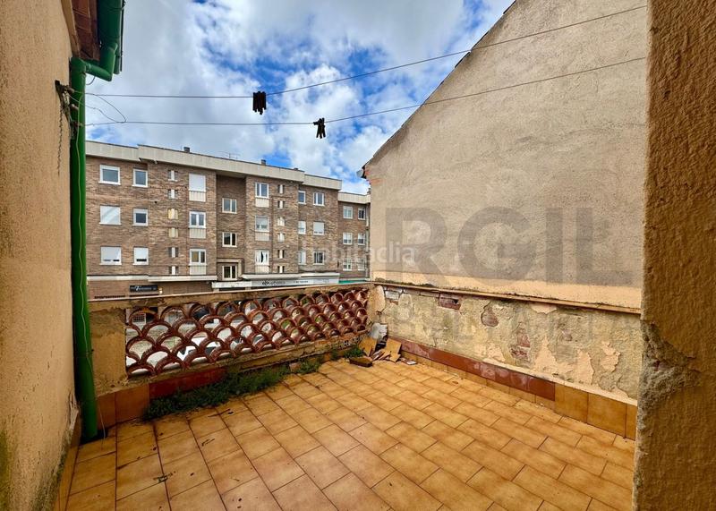 Foto 19c1dfc4-b725-4627-9c9d-1e3807aa08a9. Casa  independiente en venta en el barrio de la albuera en Segovia