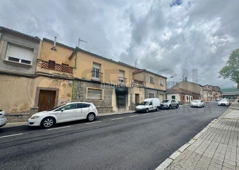 Foto 3b40a222-7d1e-4fba-a2f4-3f31b85f2e7b. Casa  independiente en venta en el barrio de la albuera en Segovia