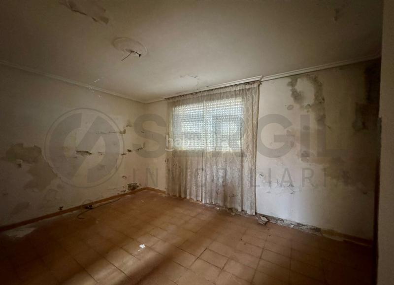Foto bfa1968f-6387-4977-846a-97692c5f8d71. Casa  independiente en venta en el barrio de la albuera en Segovia