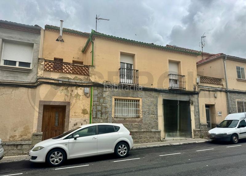 Foto e33cd082-647e-43ed-8d81-c26a1daddd9b. Casa  independiente en venta en el barrio de la albuera en Segovia