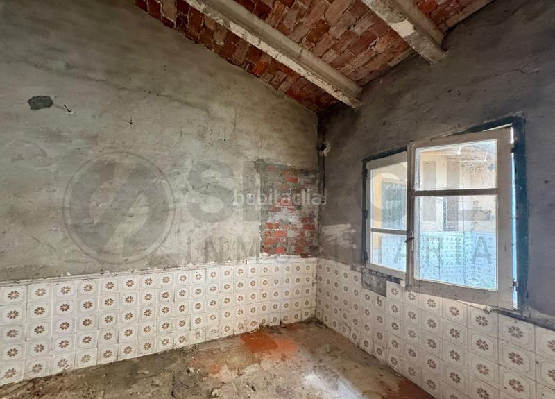 Foto ee61a688-371b-47ff-bbce-a3759fae42ec. Casa  independiente en venta en el barrio de la albuera en Segovia