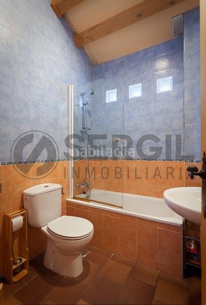 Foto 0884ff79-1029-4029-a14a-a378d0d6d0d6. Casa amb calefacció a Escobar de Polendos